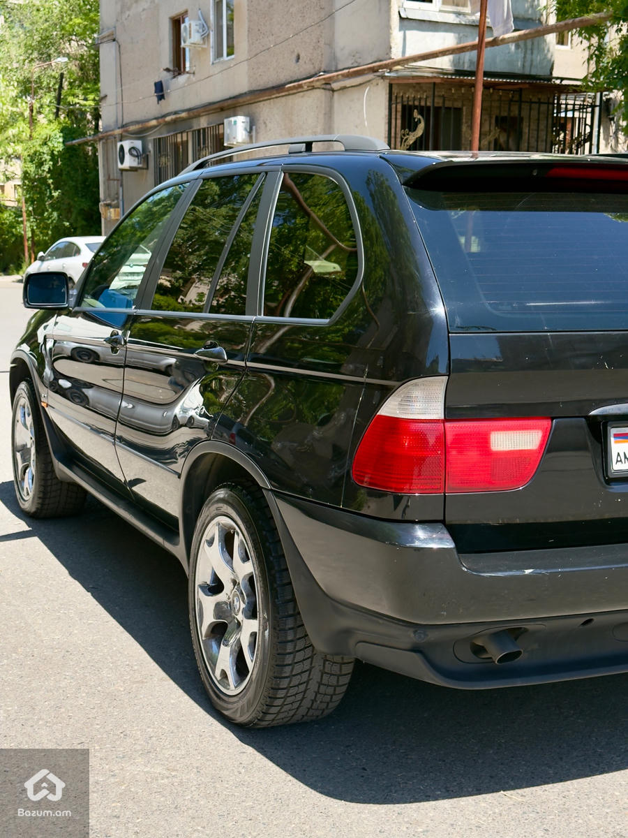 BMW X5 - image 7