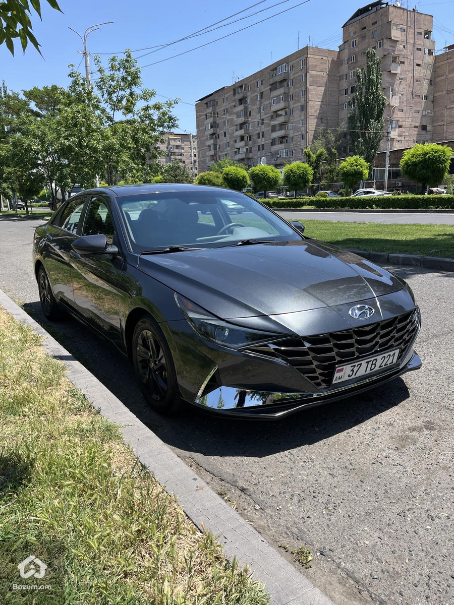 Hyundai Elantra 2022 SEL - image 4