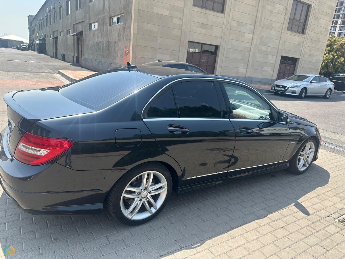 Mercedes-Benz C250 - image 6