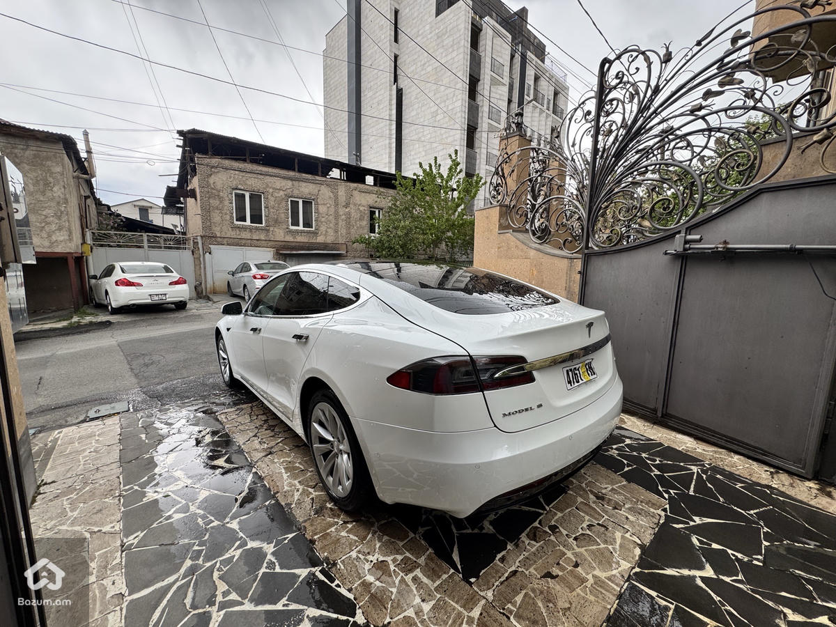Tesla Model S 90D - image 6