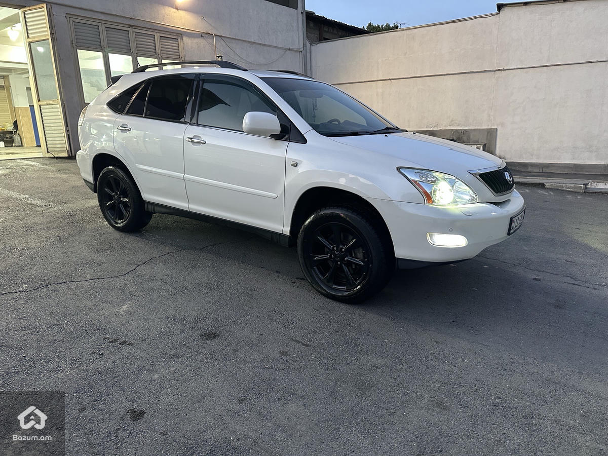 Lexus RX350 - image 3