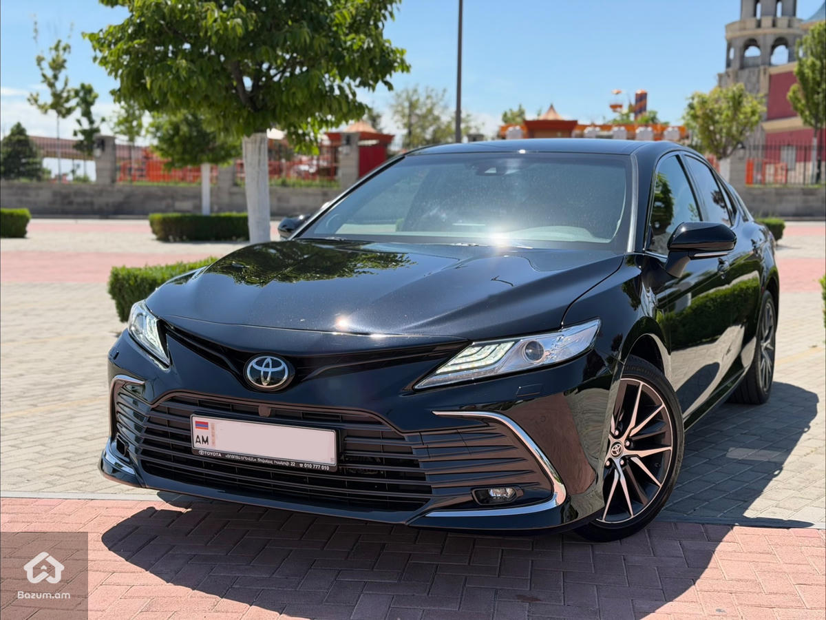 2021 Toyota Camry  2.5 L