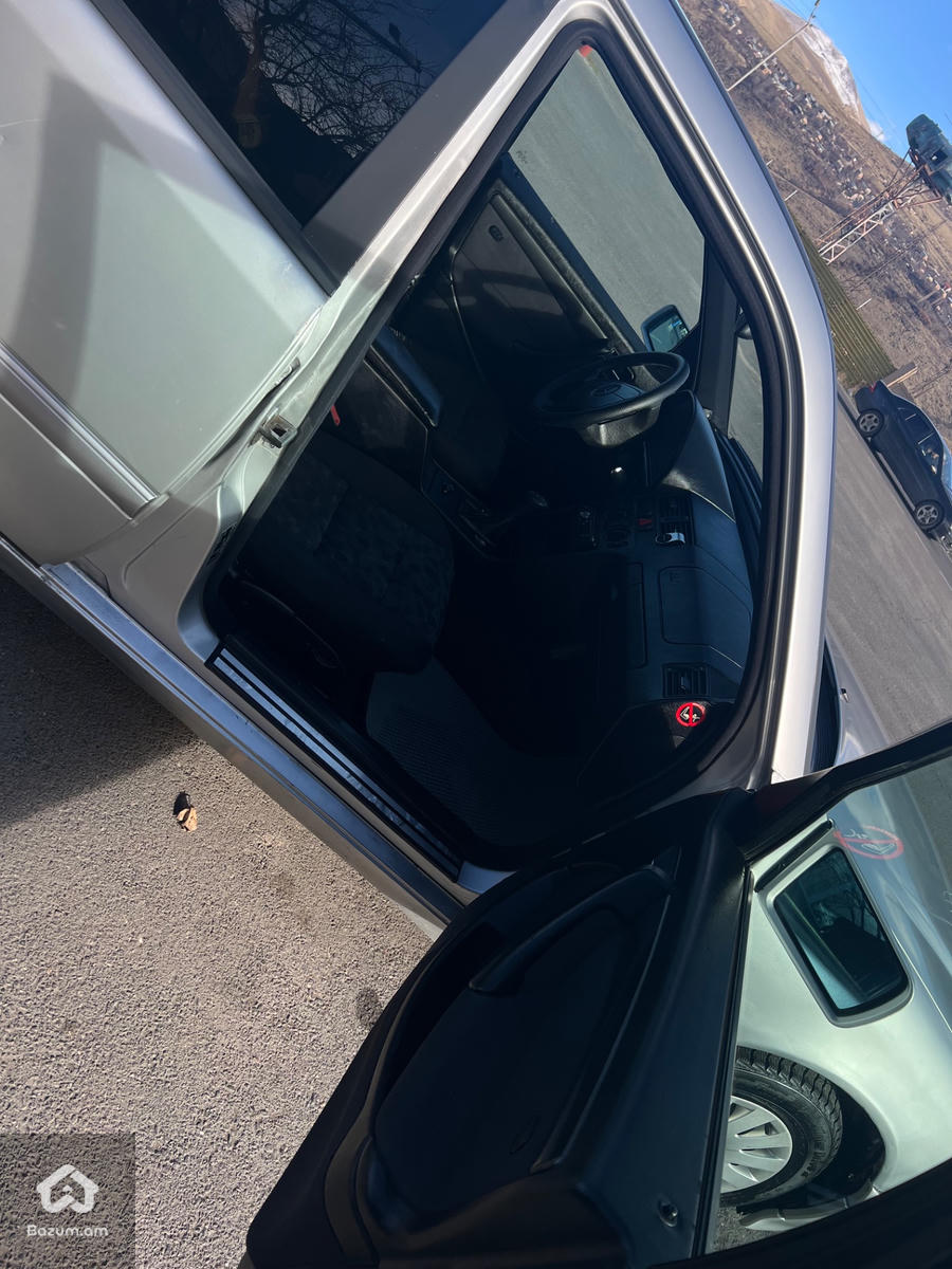 Mercedes Benz  - image 7