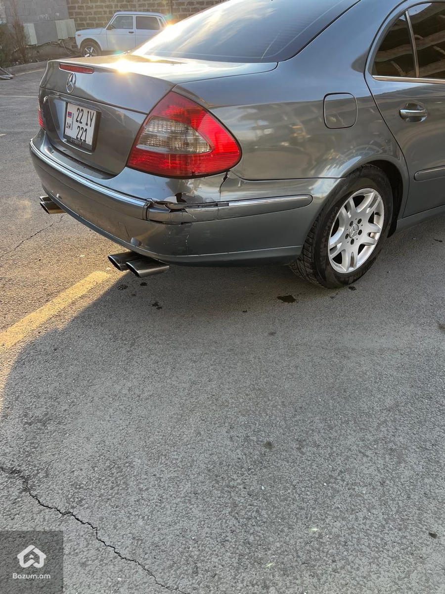 Mercedes Benz E320 4matic  - image 5