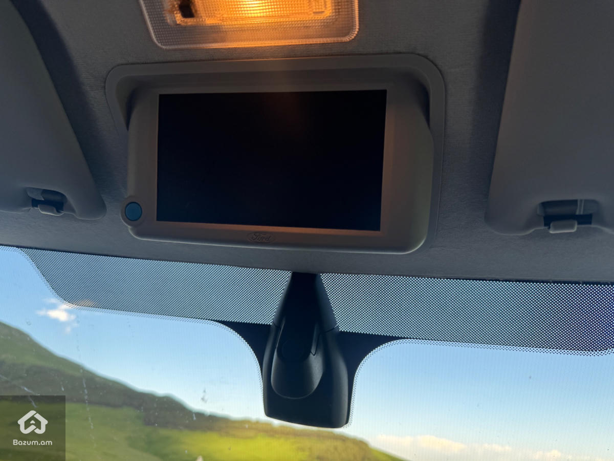 Ford transit - image 5