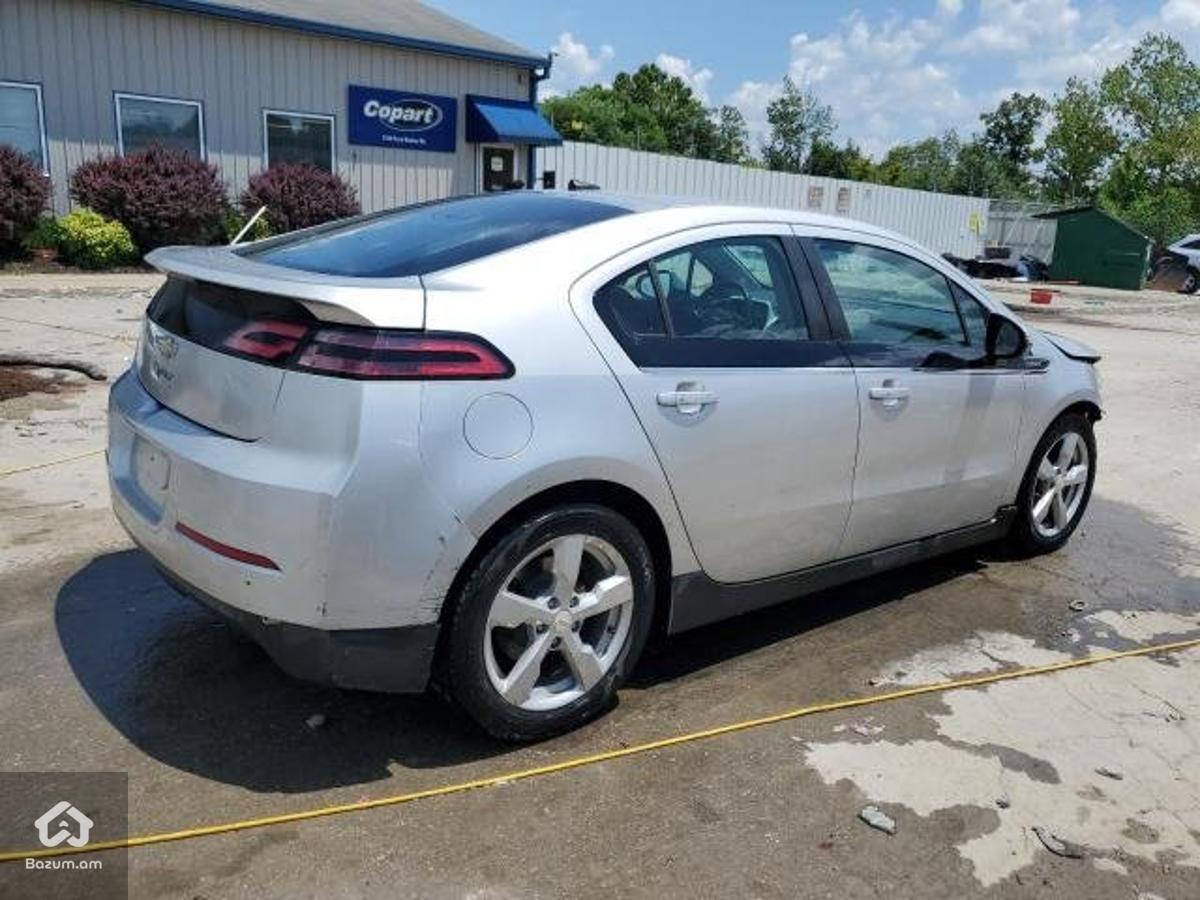 Վաճառվում է Chevrolet Volt (2013 թ.) ճանապարհից - image 10