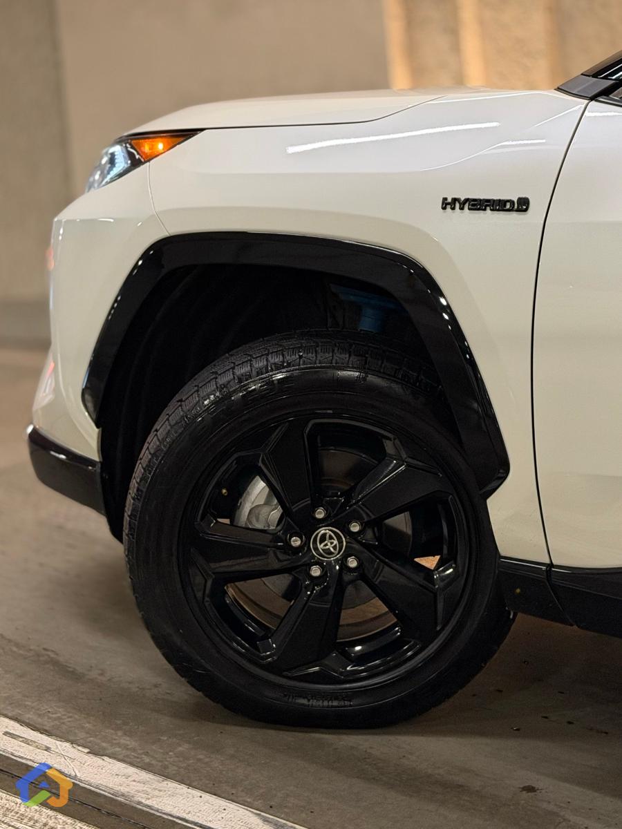 Hybrid Rav4 - image 8