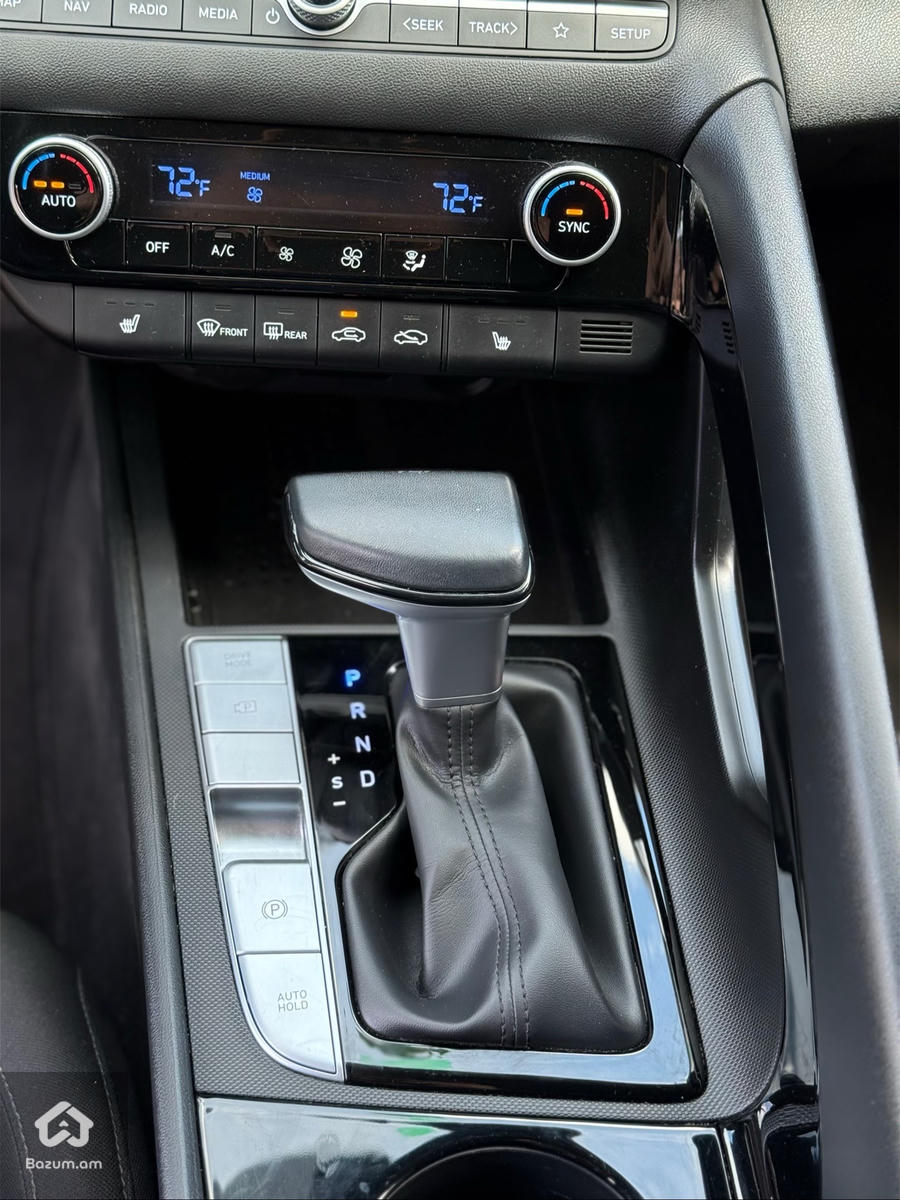Hyundai Elantra - image 6