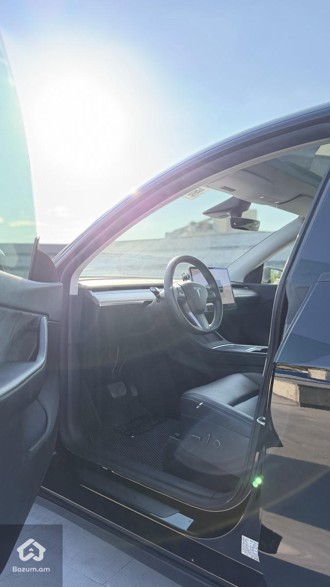 Tesla Model Y Dual Motor Long Range - image 5