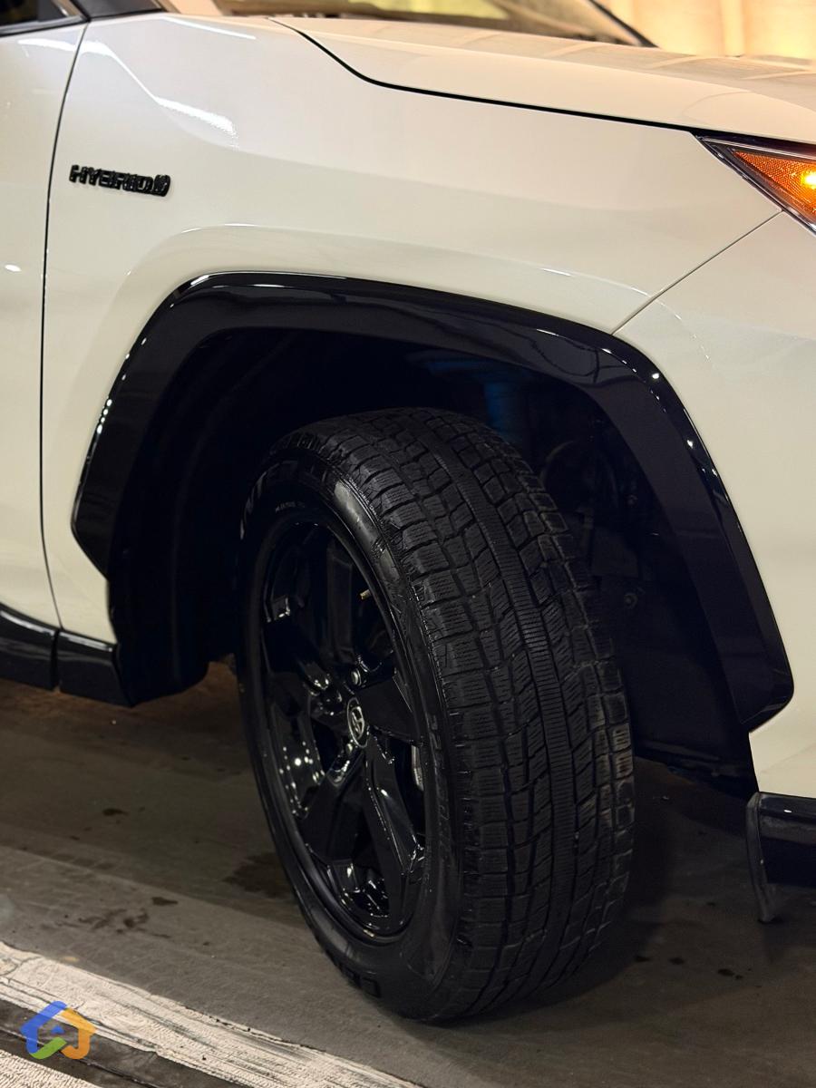 Hybrid Rav4 - image 16