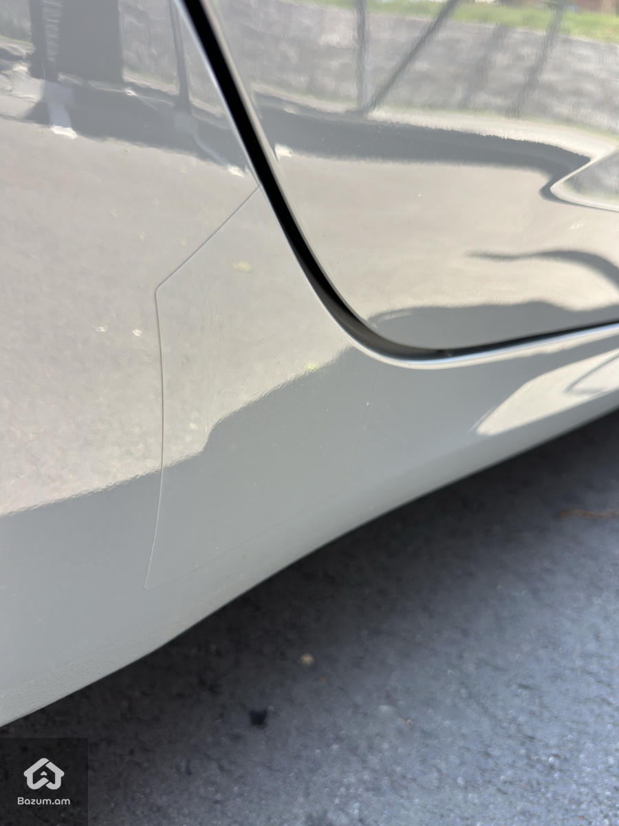 Elantra - image 24