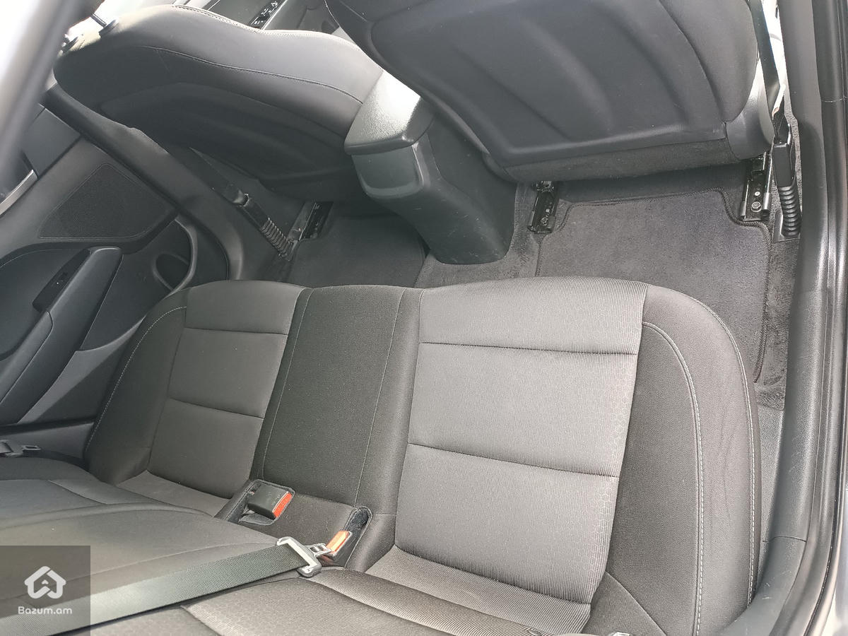 HYUNDAI ELANTRA  - image 8