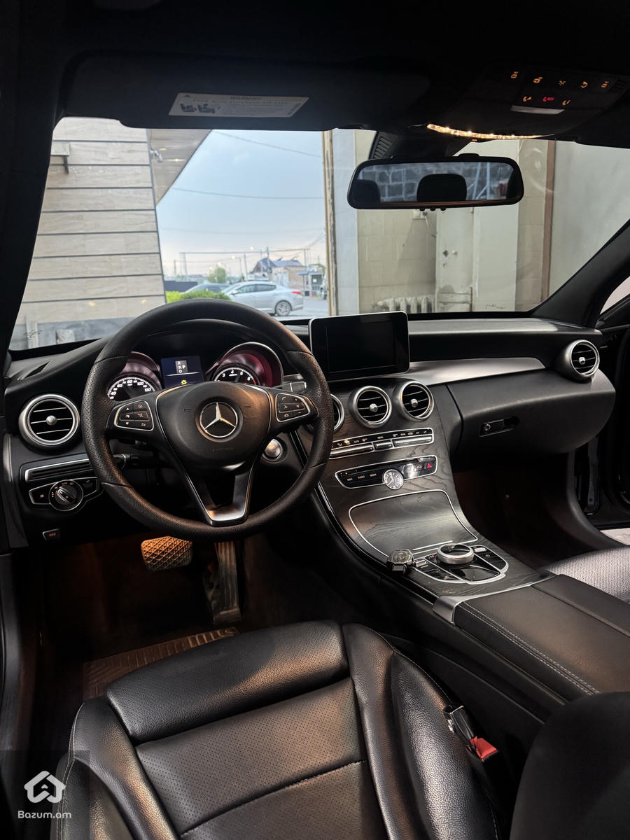 Mercedes Benz - image 7