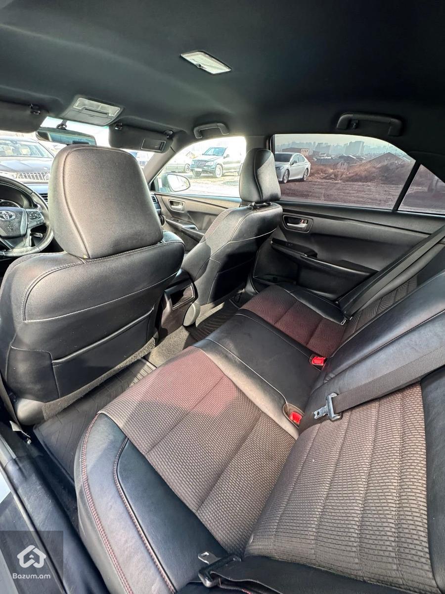 Toyota Camry 2016/17 SE - image 7