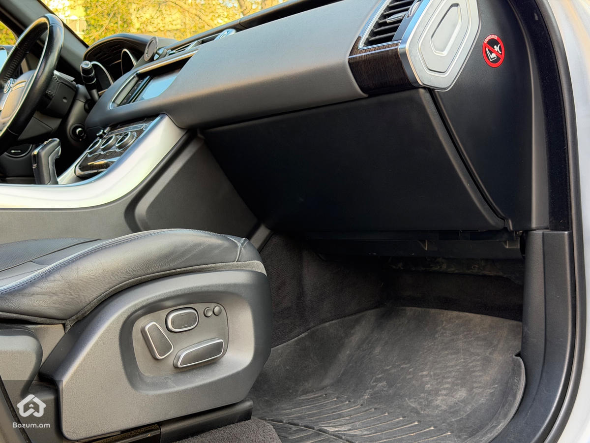2014 Range Rover Sport 3.0L - image 18