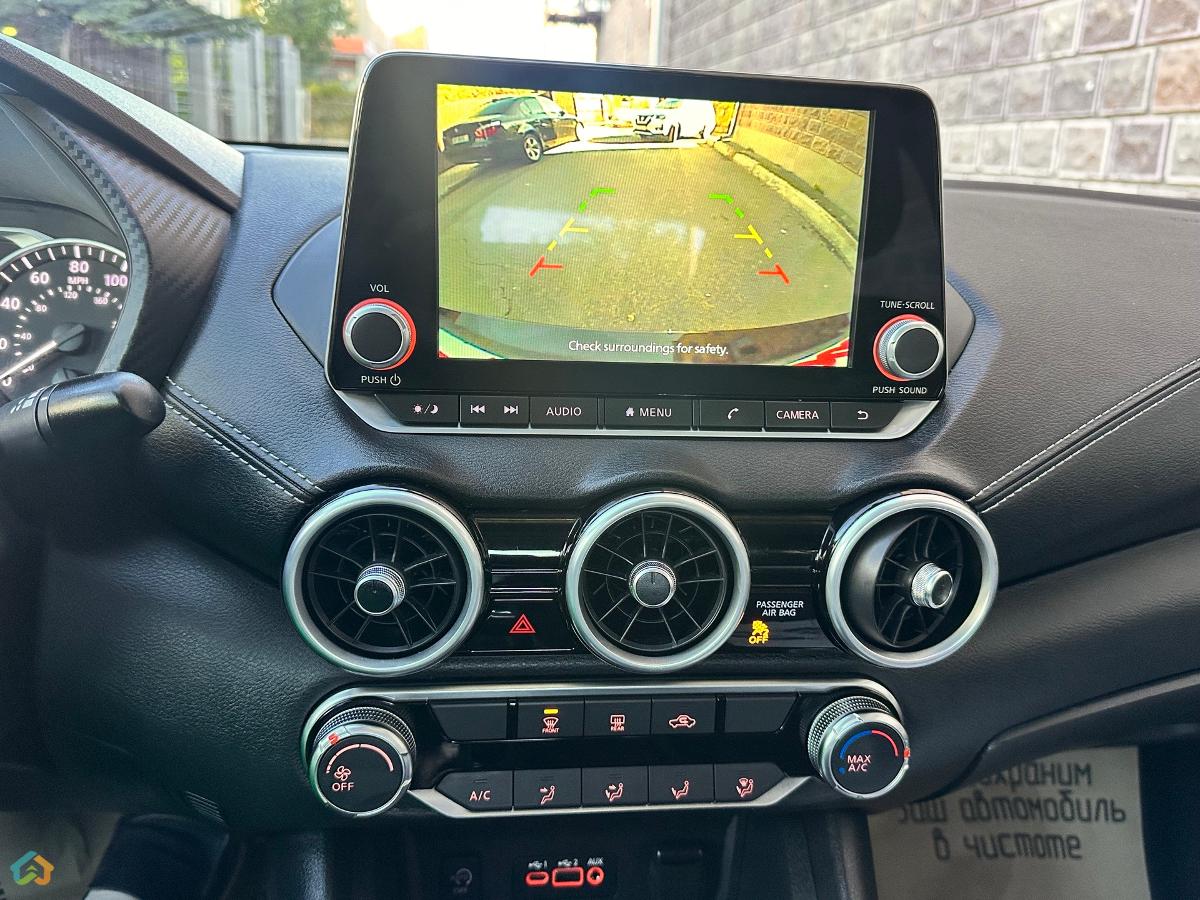 Nissan Sentra - image 14