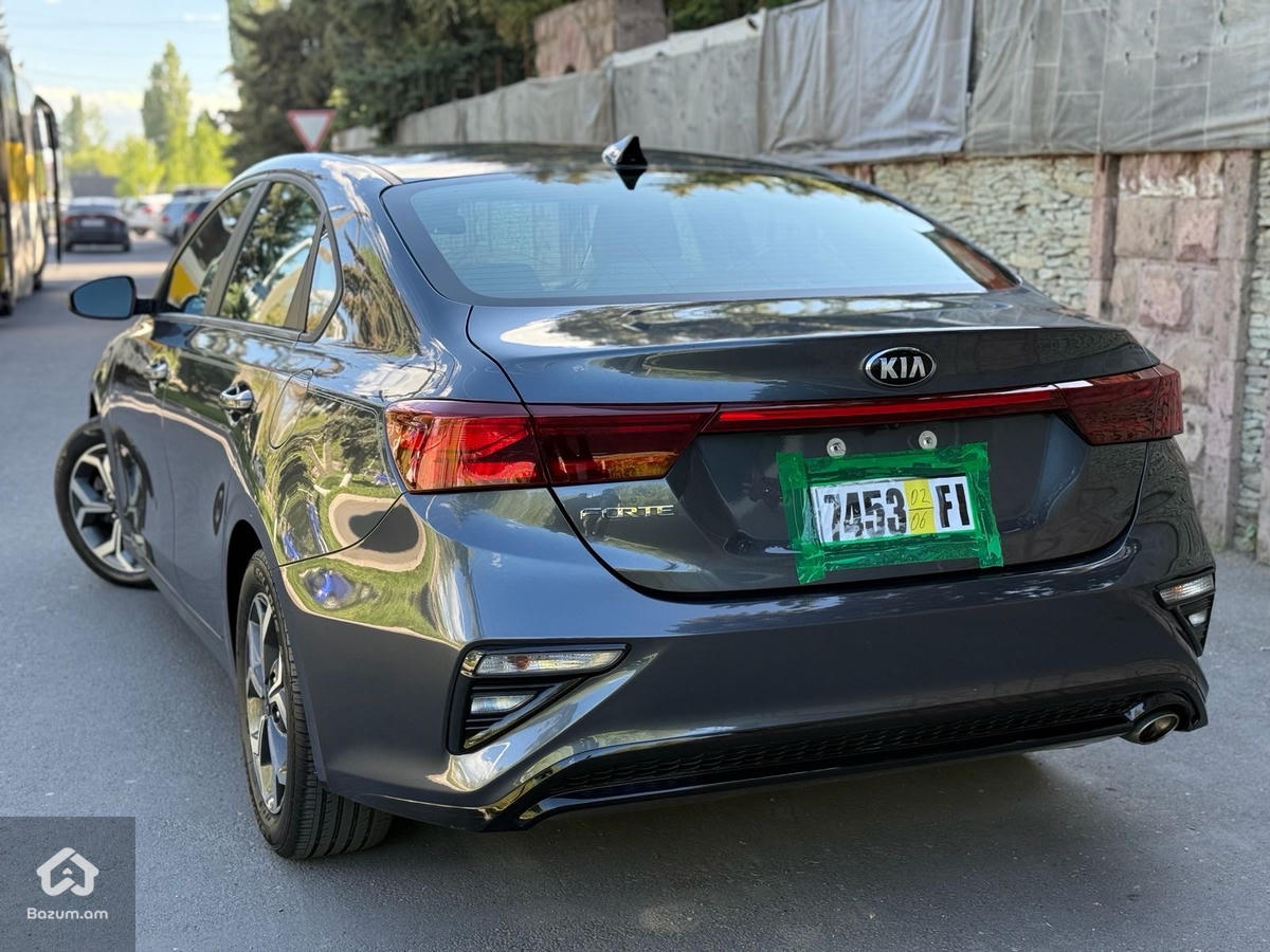 kia forte - image 9