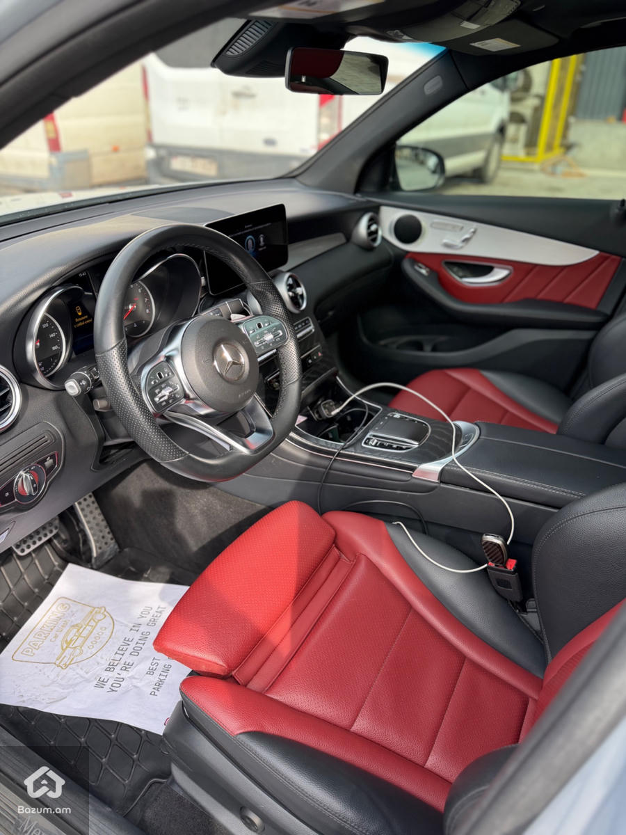 Mercedes Benz GLC 300 Amg line - image 6