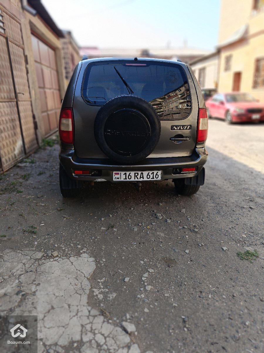 Lada Niva - image 2