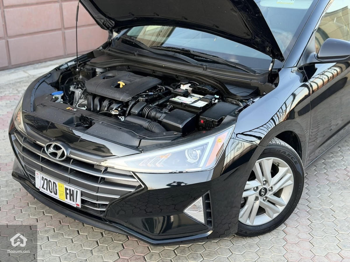 Hyundai Elantra Sel - image 12