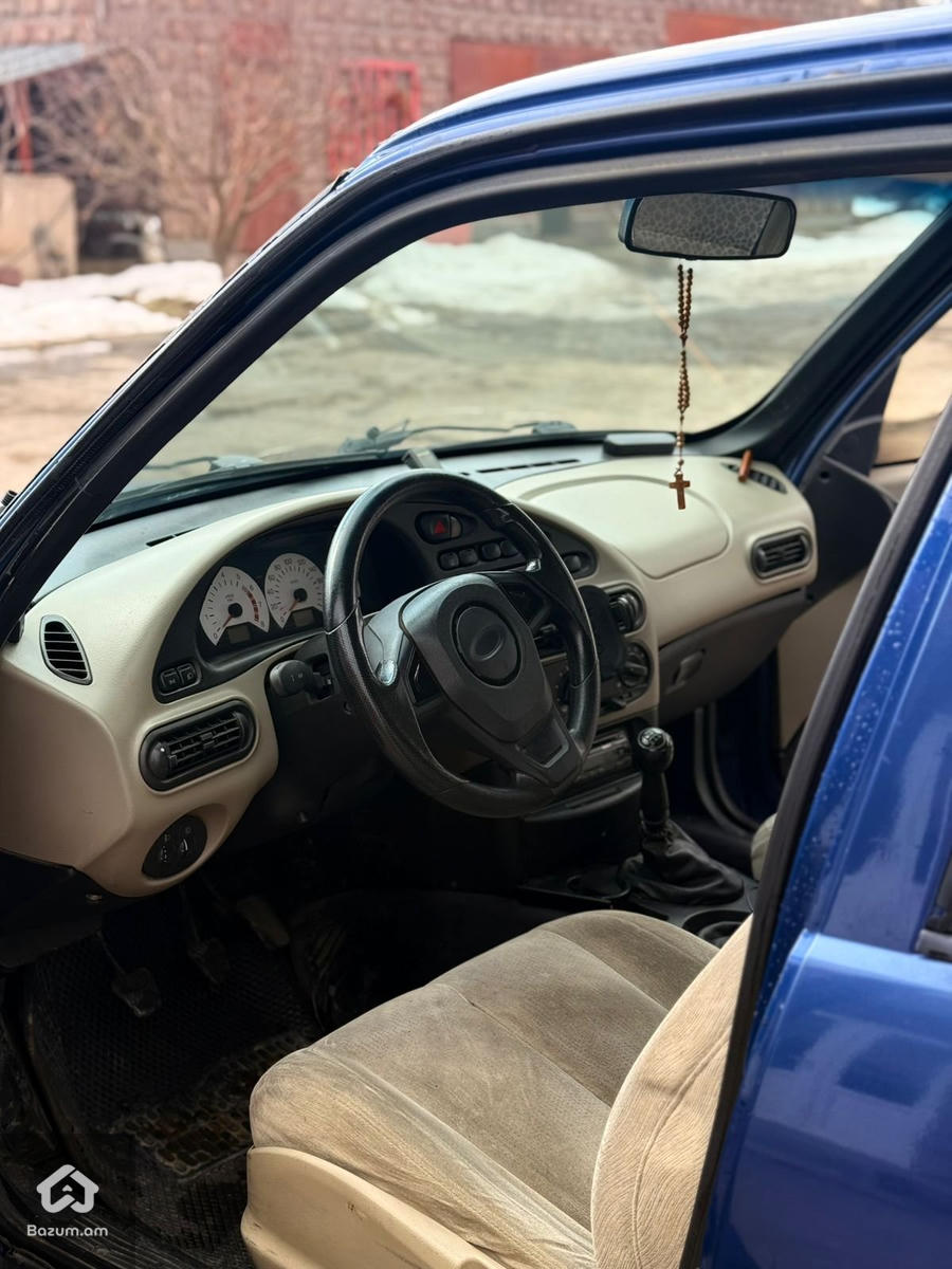 Chevrolet  - image 6