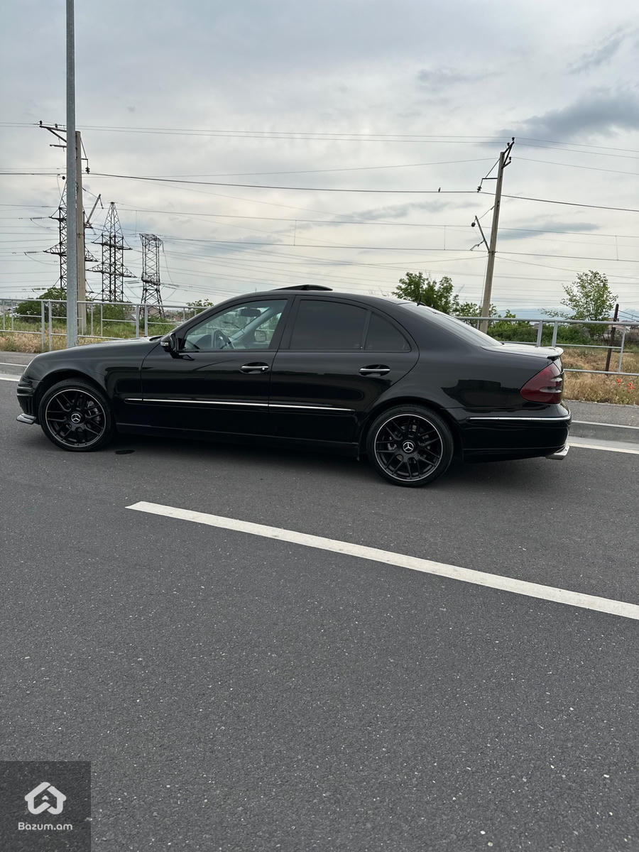 Mercedes - image 5