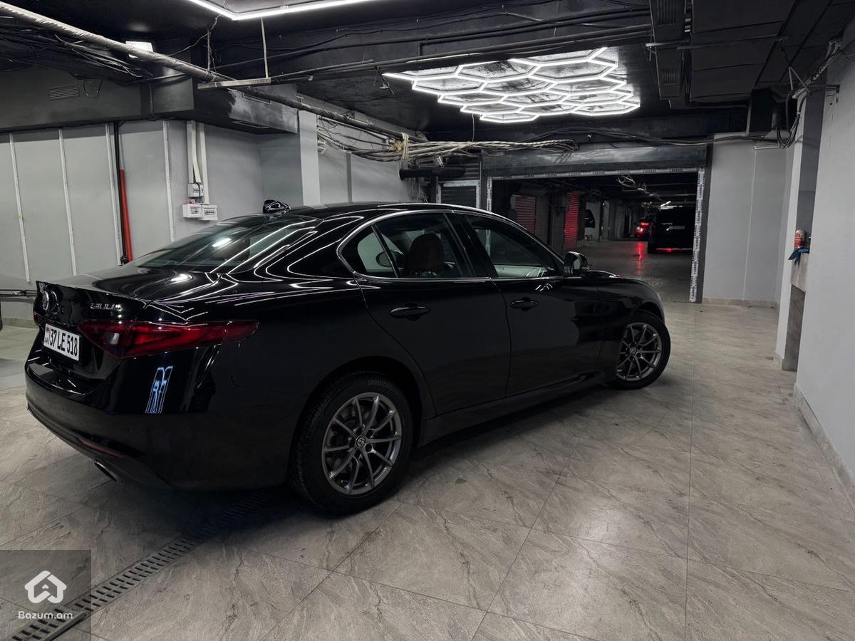 Alfa Romeo Giulia  - image 8