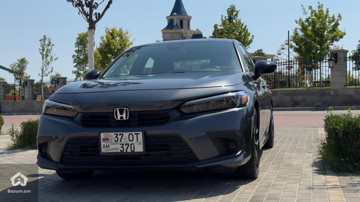 Honda Civic Sport - image 2