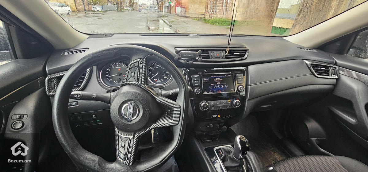 Nissan Rogue - image 2