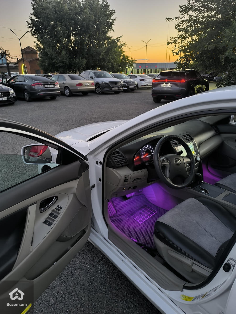 toyota camry - image 6