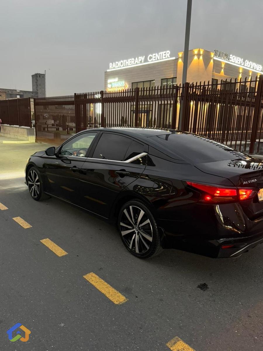 Nissan altima  - image 13