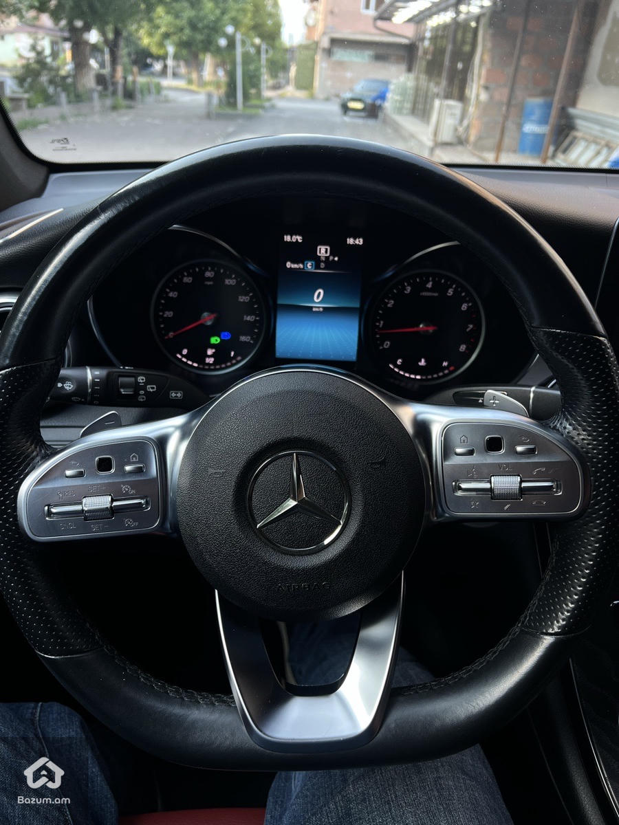 Mercedes GLC 300 - image 21