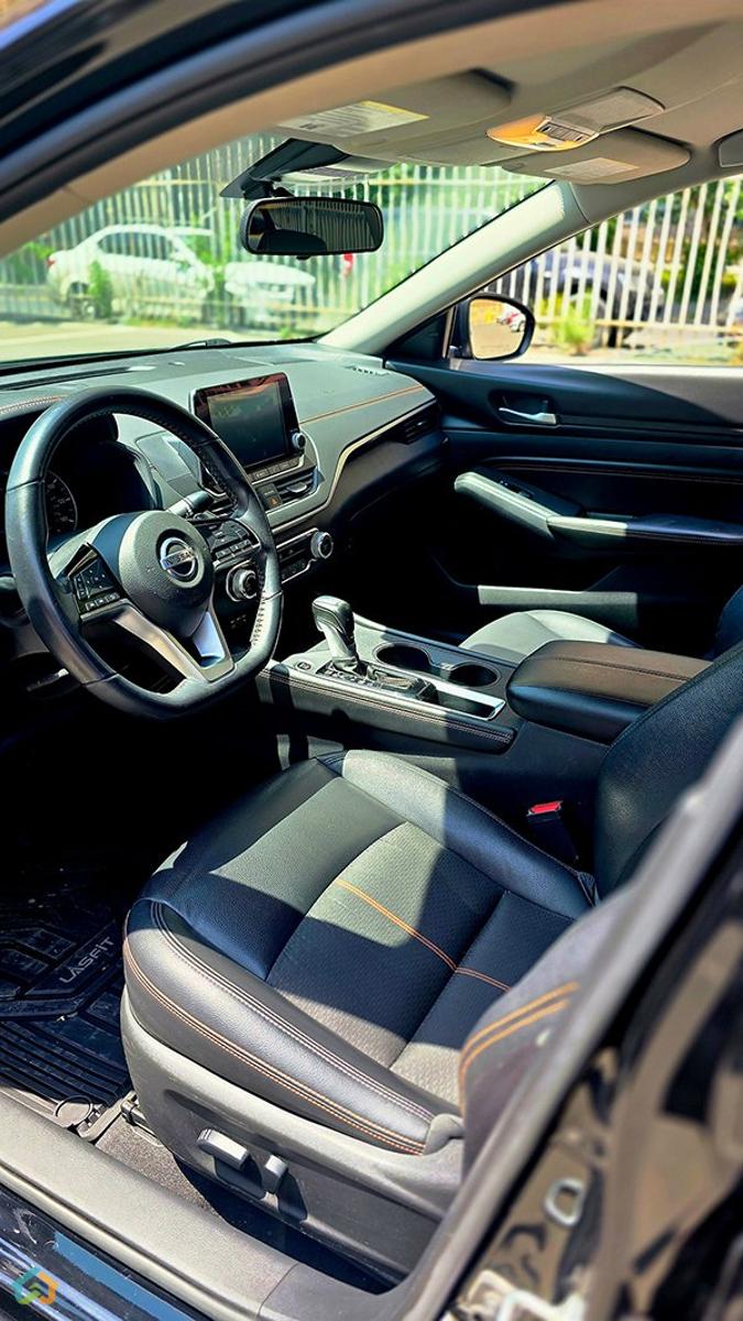 Nissan Altima SR - image 2