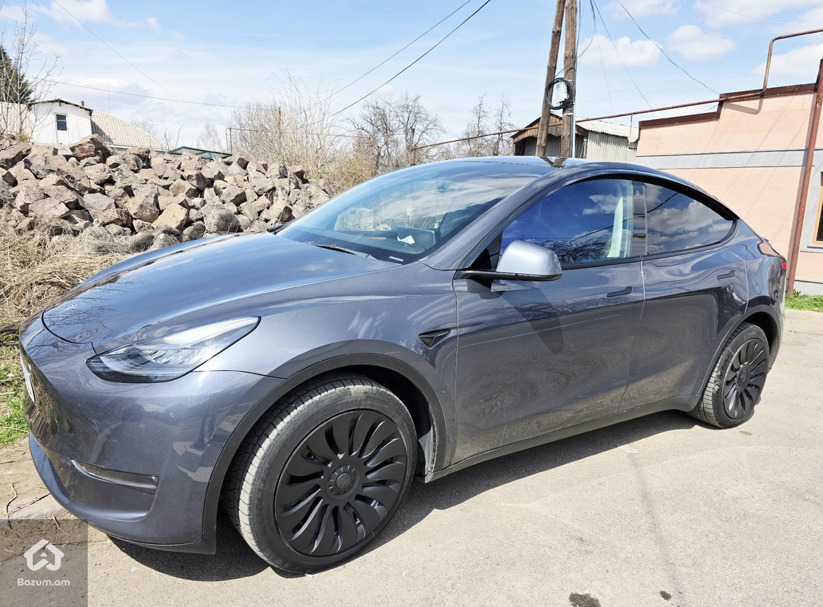 Tesla Model Y 2023 Dual Motor - image 13