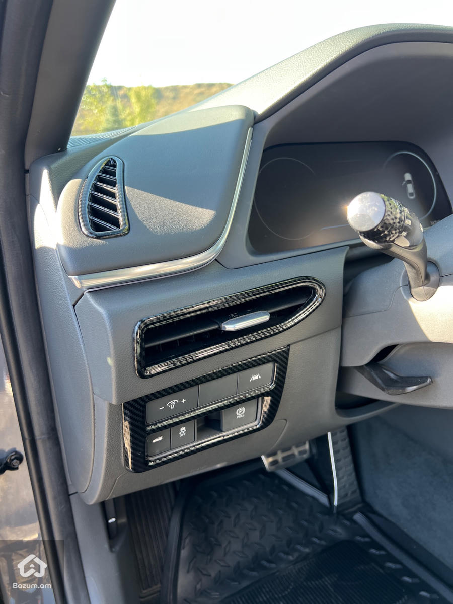 Hyundai Sonata - image 15