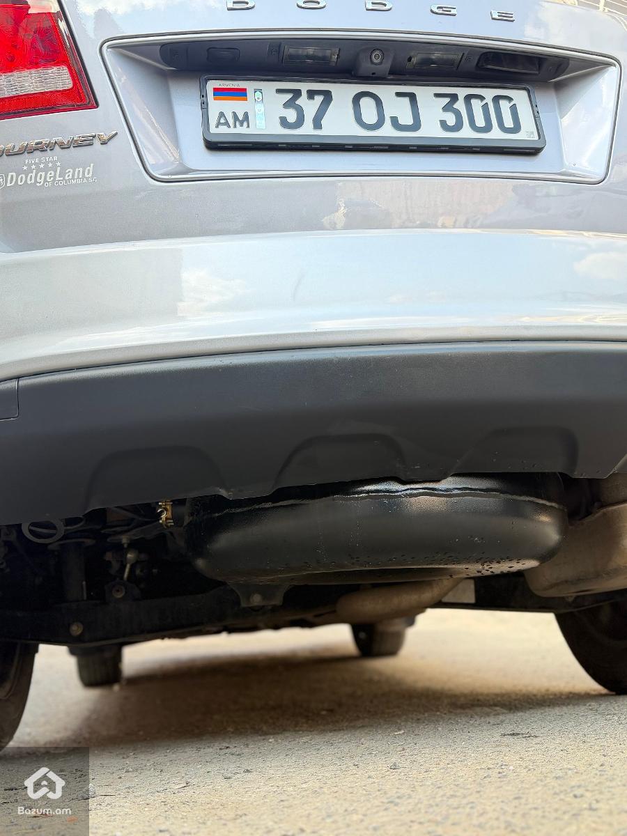 Dodge Journey - image 8