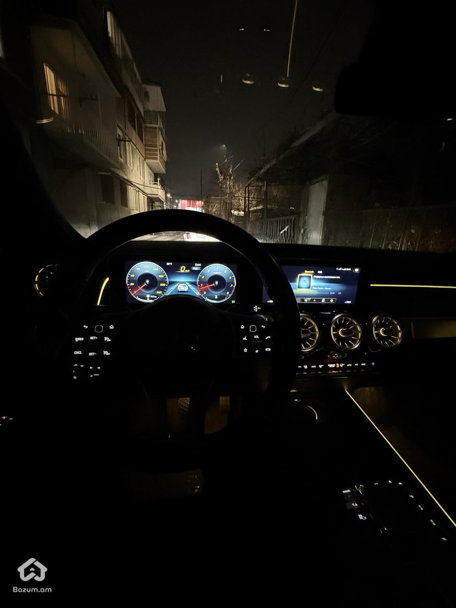 Mercedes Benz GLB250 - image 6