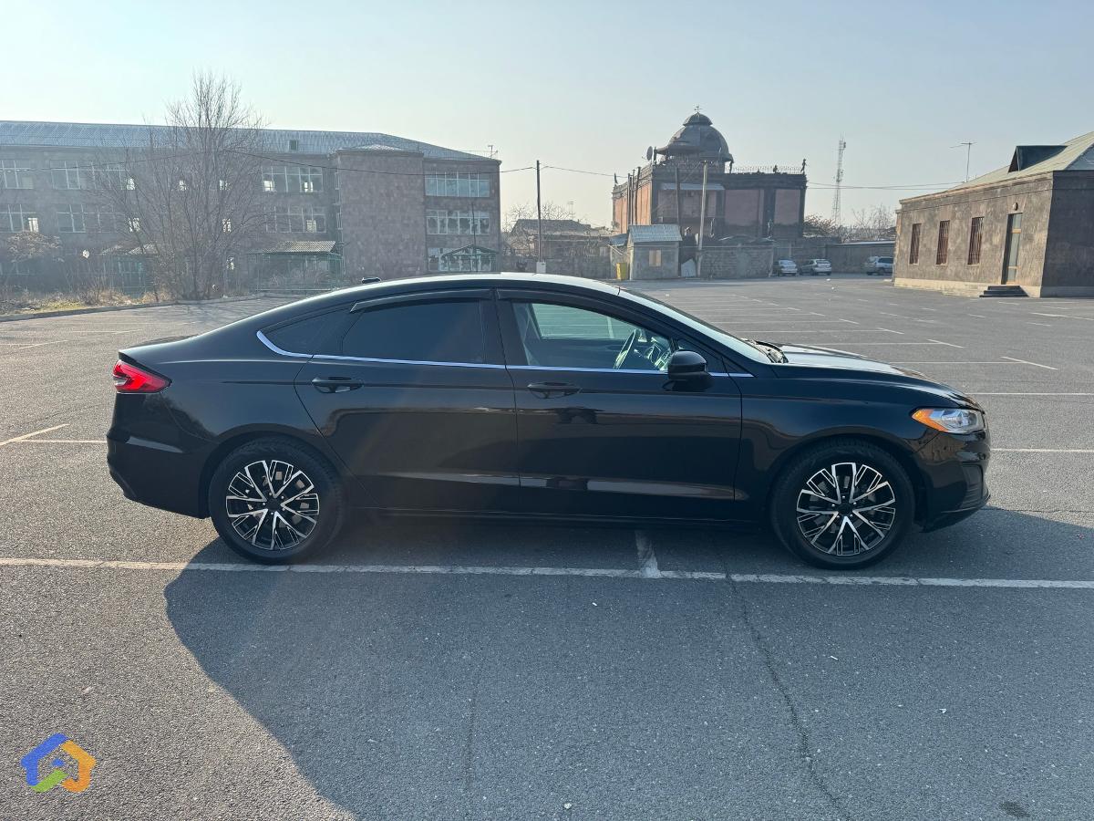 Ford Fusion - image 9