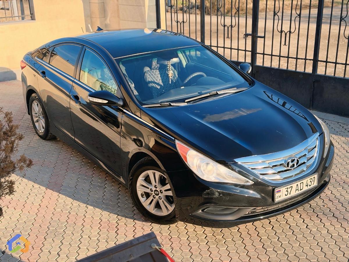 Hyundai Sonata Se - image 2