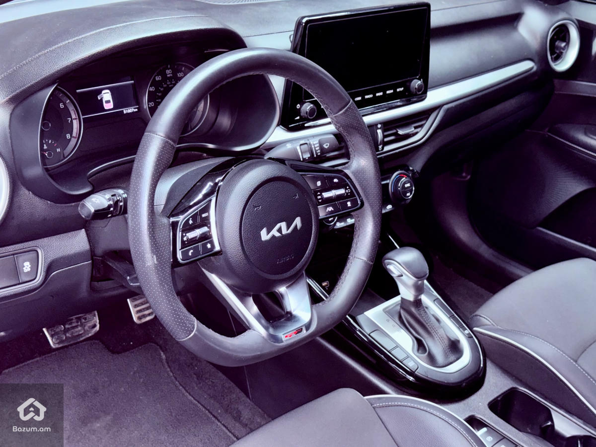 Kia Forte Gt line - image 8