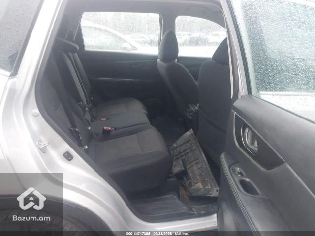 Nissan Rogue AWD (4x4) - image 8