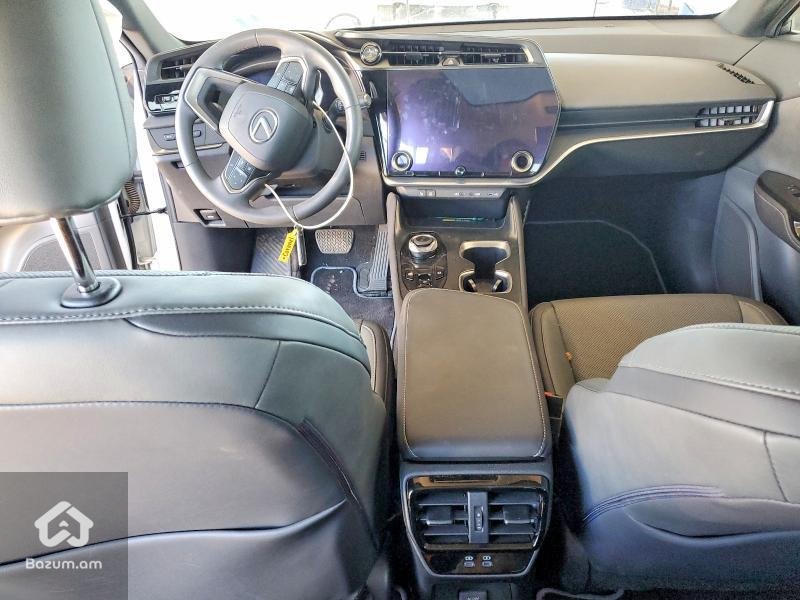 LEXUS RZ 300 2024 - image 7