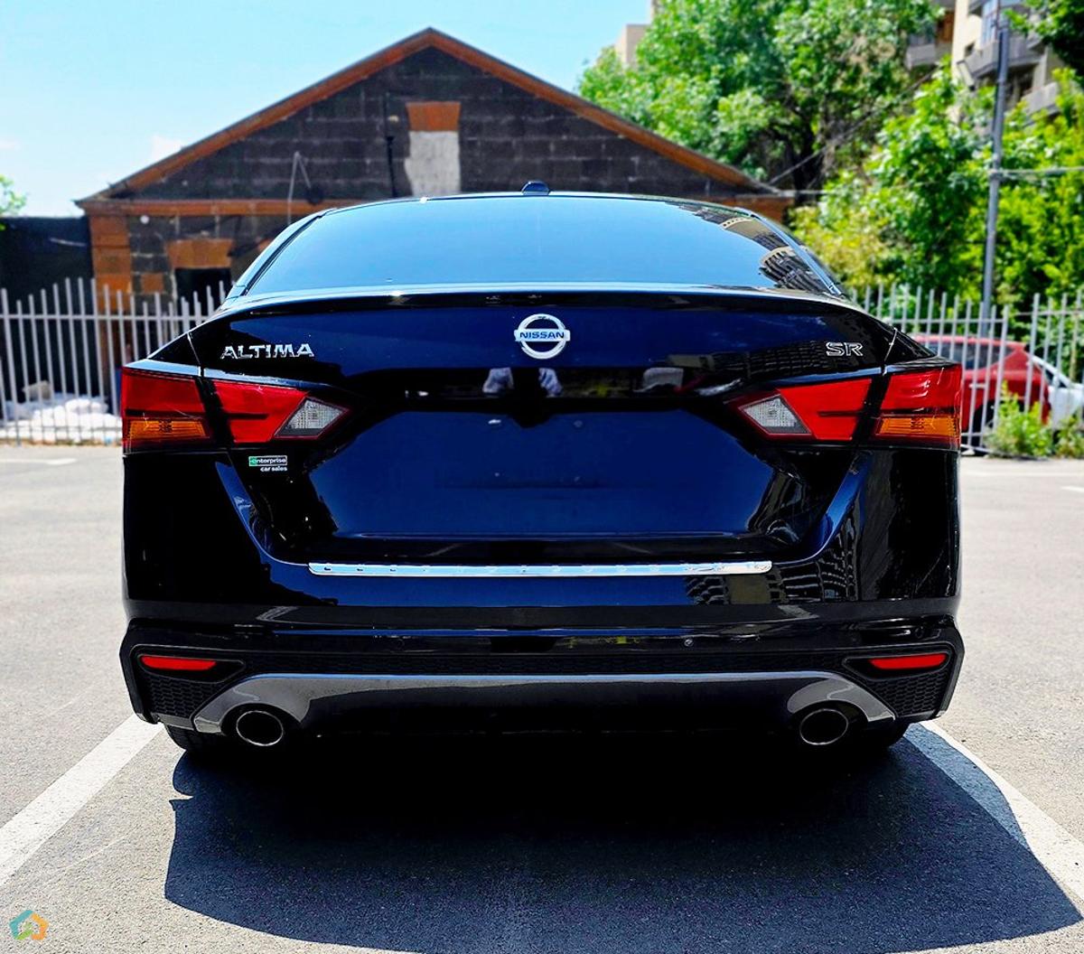 Nissan Altima SR - image 7