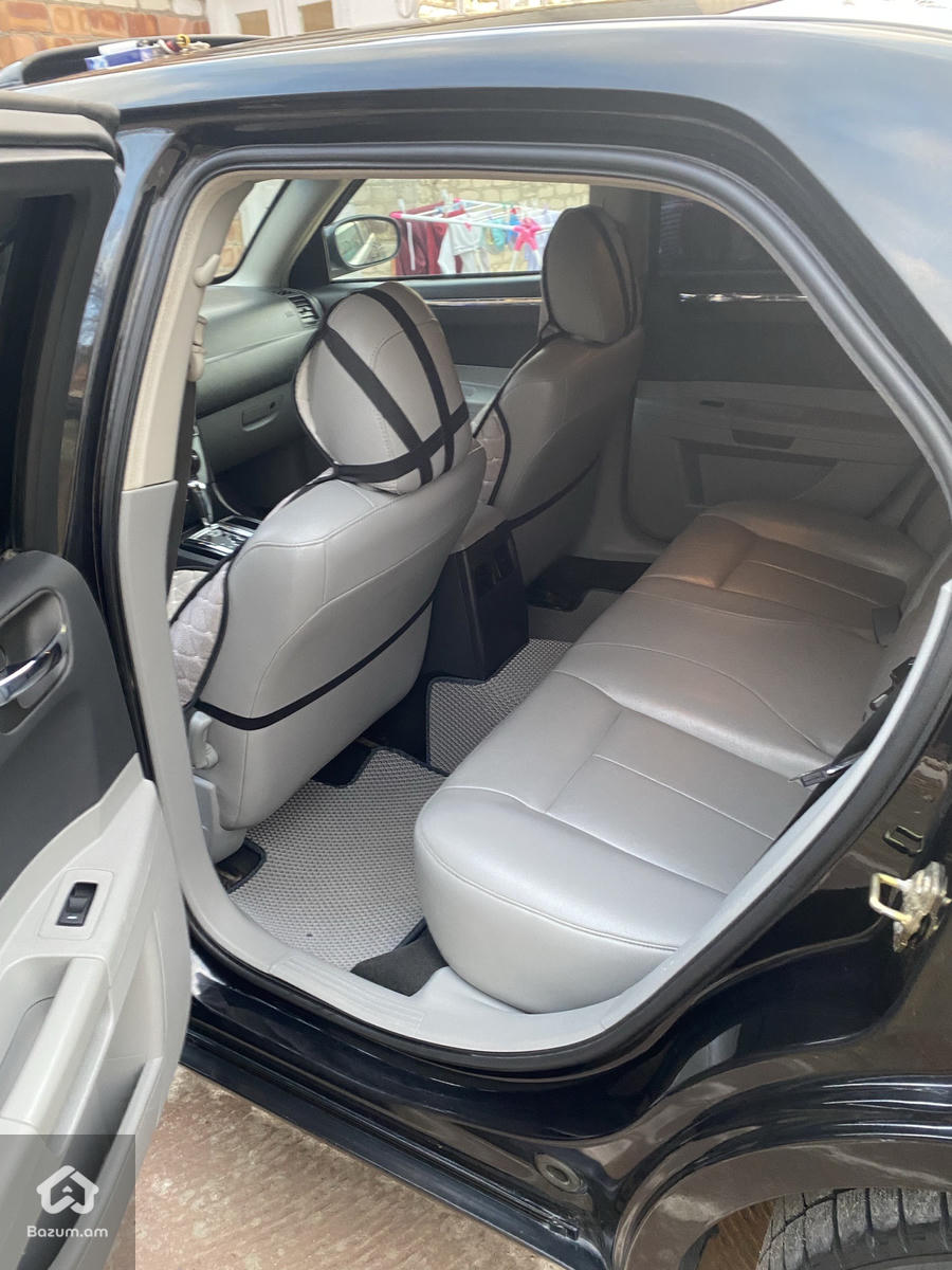 CHRYSLER 300c - image 6