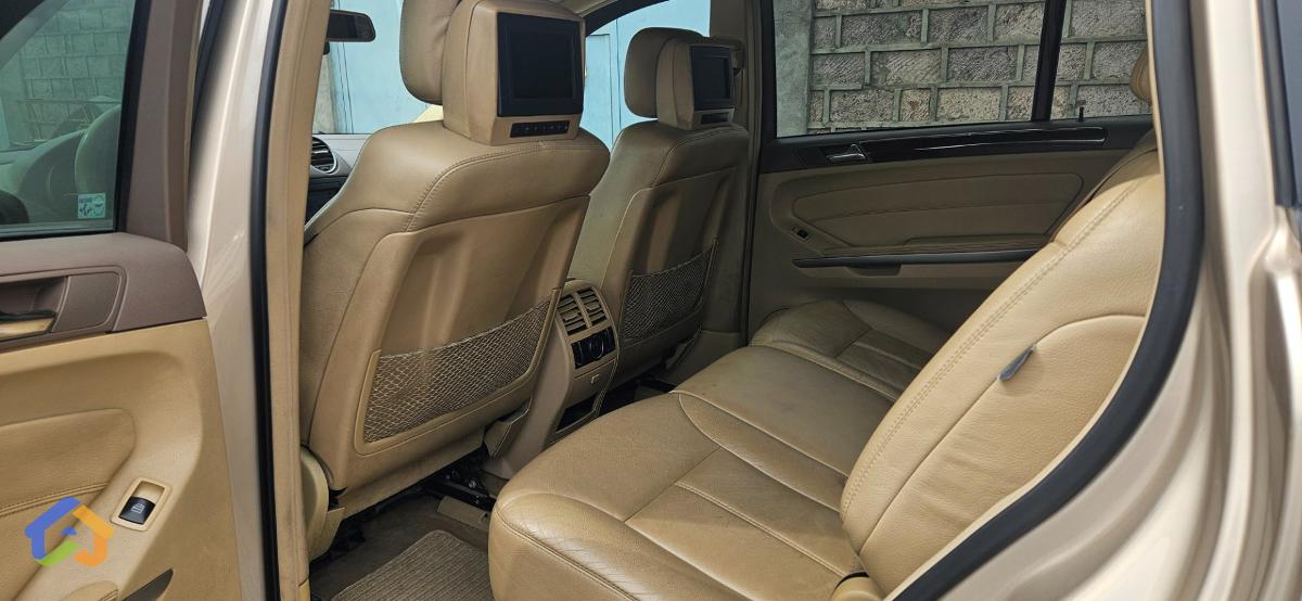 Mercedes benz GL450 - image 14