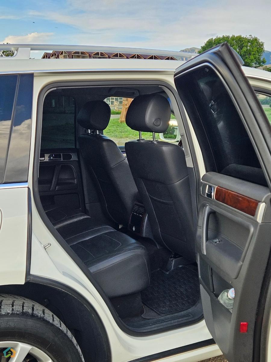 Volkswagen Touareg - image 13