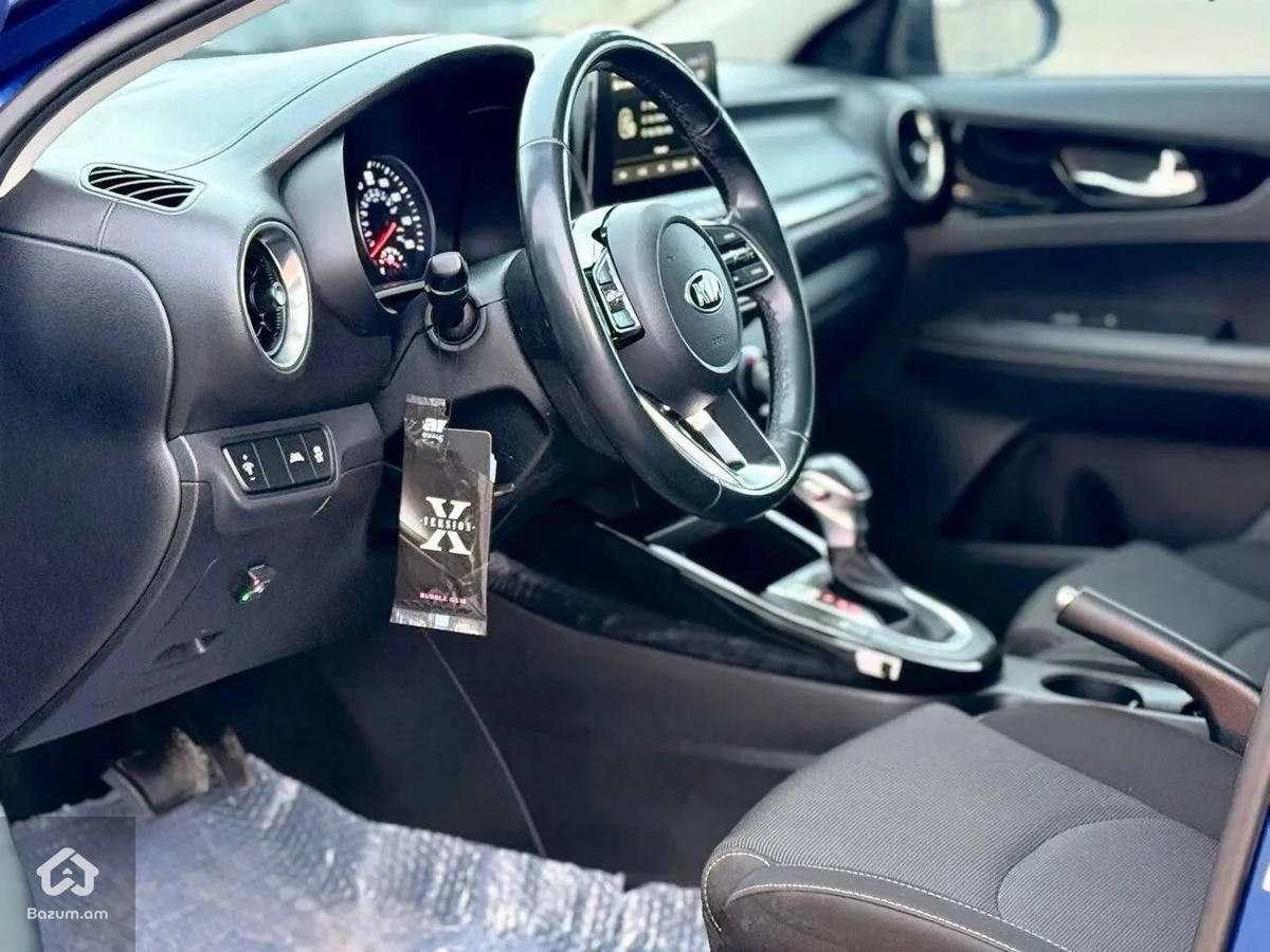 Kia Forte Gt line S - image 7