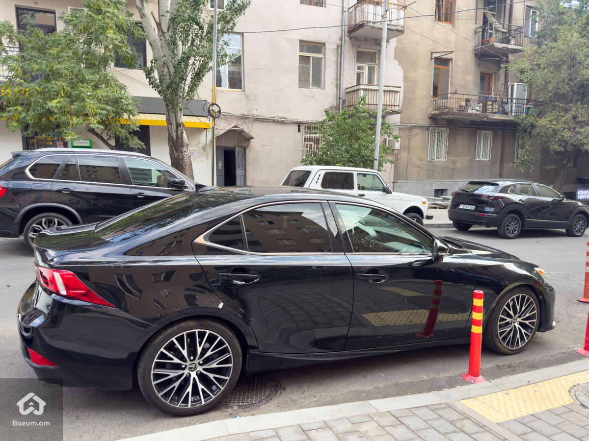 Lexus IS 200t 2016 - image 2