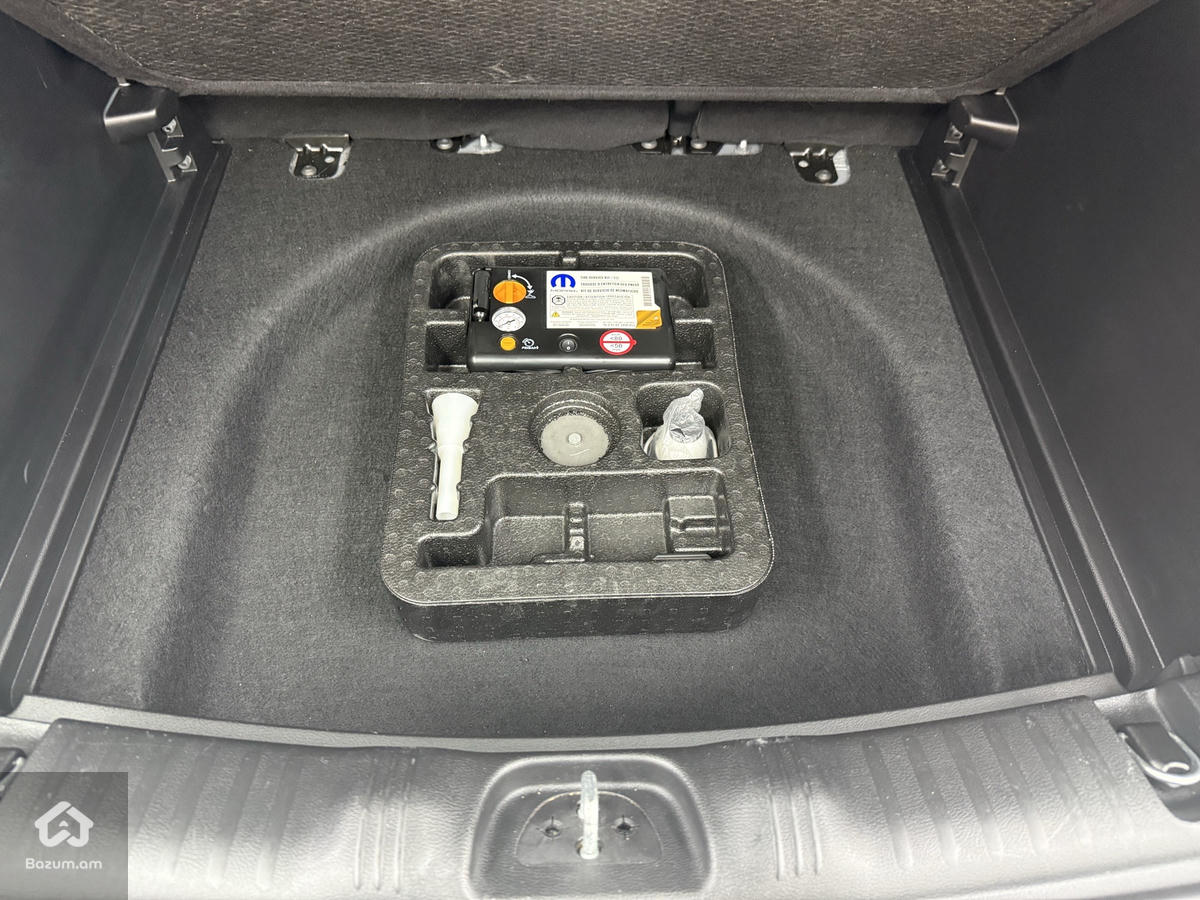 Jeep Compass 80 TH Anniversary 4x4 - image 23