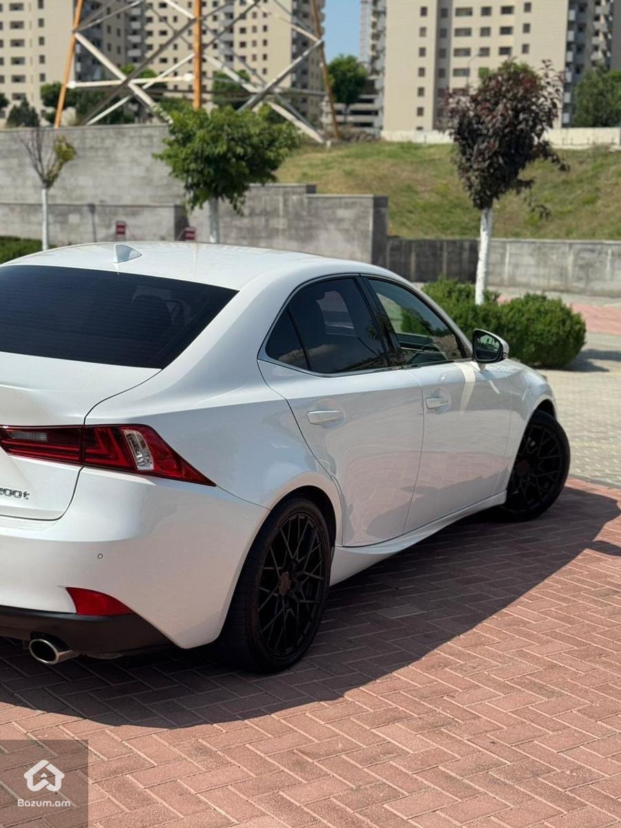 Lexus is 200t - image 7